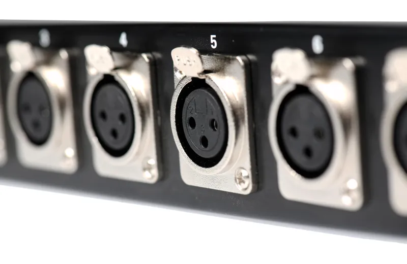 METRO BP-003 PATCH PANEL ΜΕ 12 ΒΥΣΜΑΤΑ 3-PIN XLR FEMALE