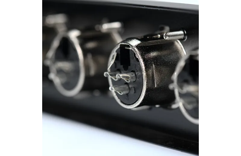 METRO BP-003 PATCH PANEL ΜΕ 12 ΒΥΣΜΑΤΑ 3-PIN XLR FEMALE